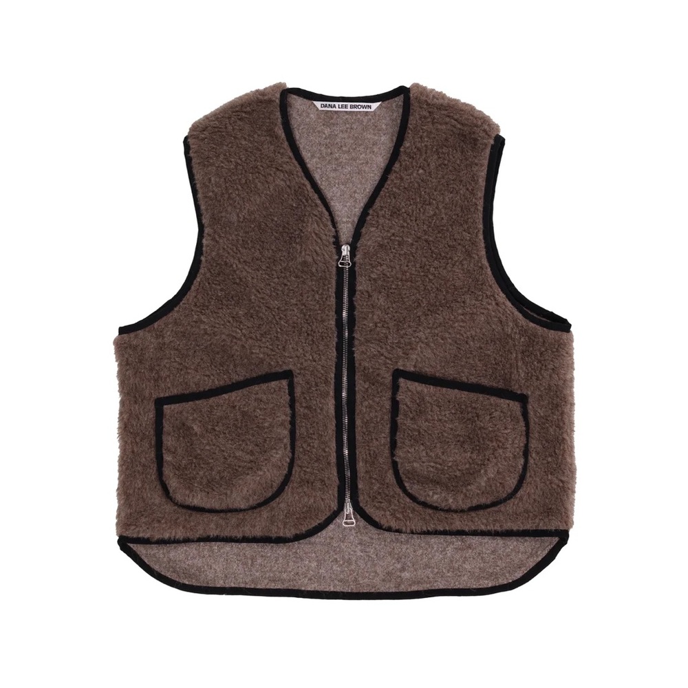 DANA LEE BROWN
WOMEN'S STRATUS ALPACA PILE VEST